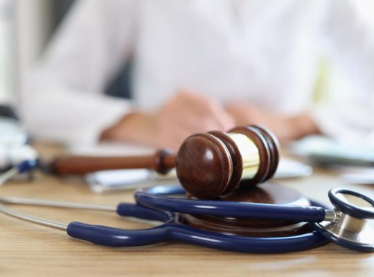 Erreurs médicales : comment protéger vos droits et obtenir réparation ?
